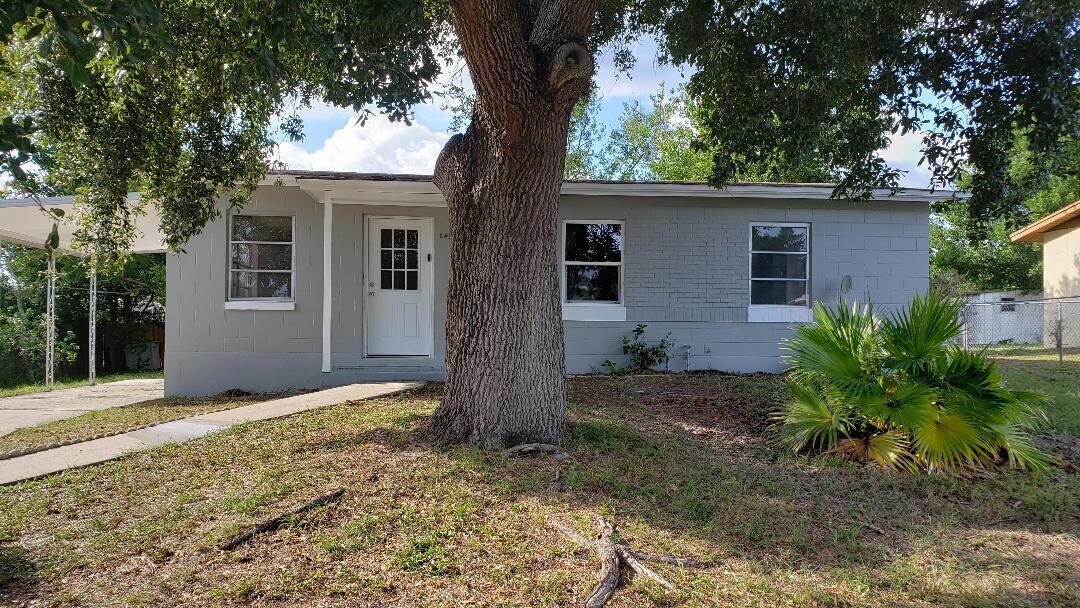 Foto principal - 2 Bed 1 Bath Home | Pet Friendly | Washer ...