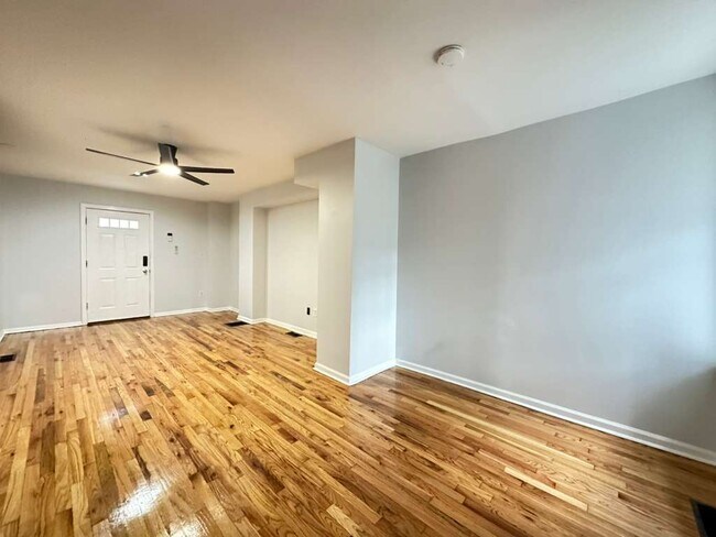 Foto del edificio - 538 E Queen Ln