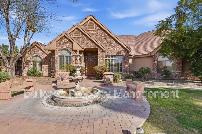 Building Photo - 2558 E Page Ct