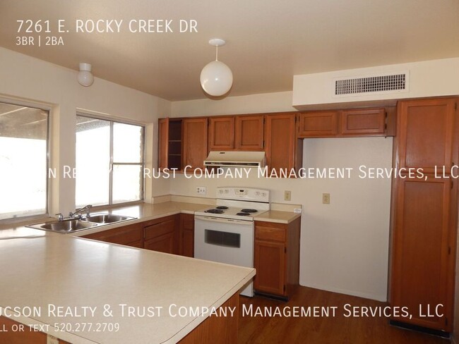 Building Photo - 7261 E Rocky Creek Dr