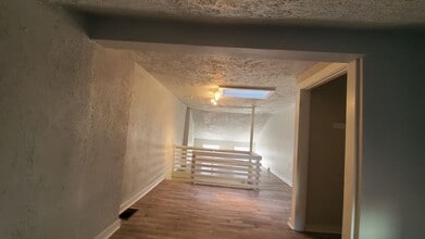 Building Photo - 810 Poplar St