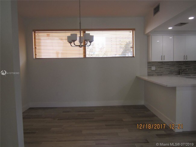 Foto del edificio - 2400 Brickell Ave