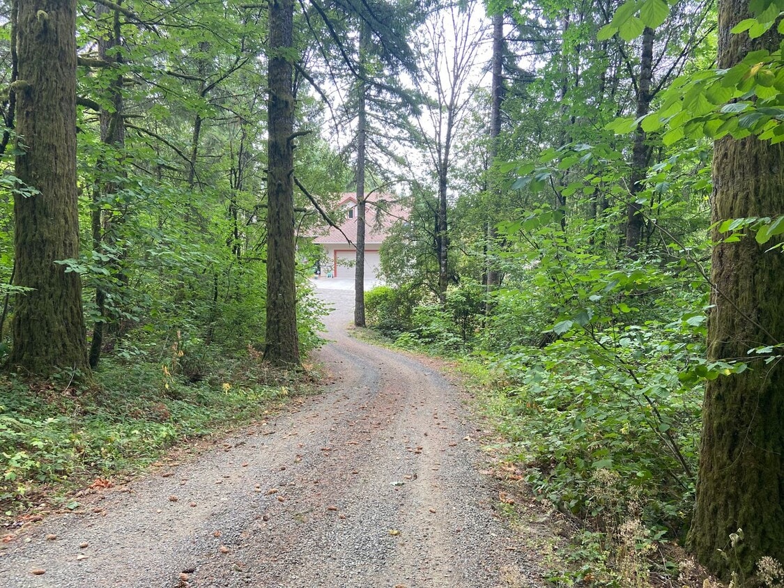 Primary Photo - Private park-like retreat, only 25 minutes...