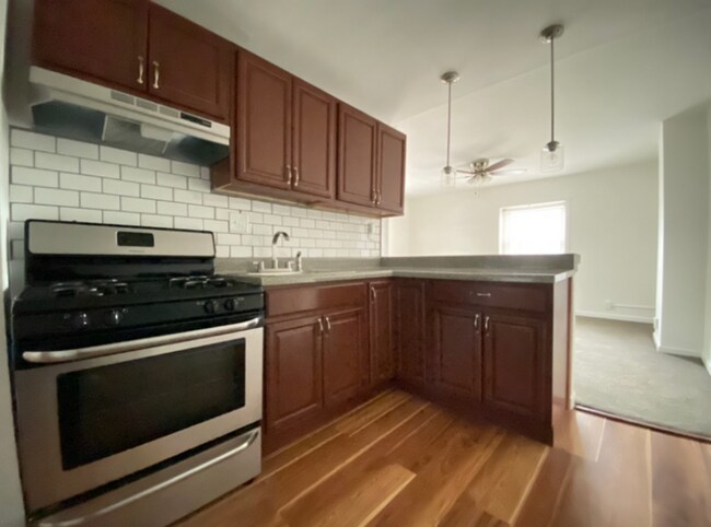 Foto del edificio - 6339 Burbridge St