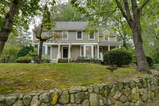 Building Photo - 94 Rice St