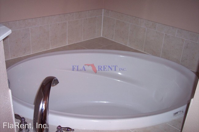 Foto del edificio - 4881 Fells Cove Ave