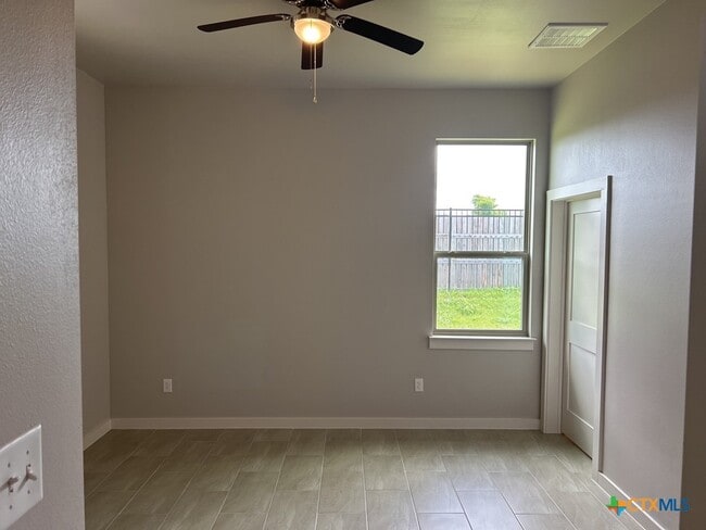 Building Photo - 5009 White Rose Dr