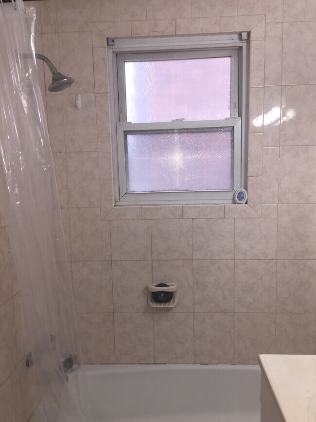 Foto del edificio - 424 Undercliff Ave