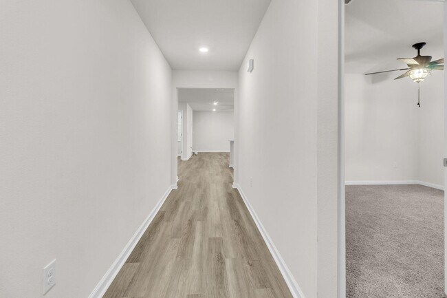 Foto del edificio - 3021 Jane Ln