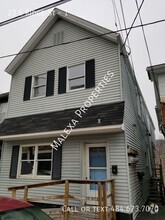 Building Photo - 23 E Ridge St