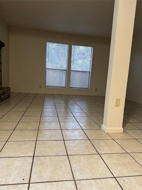 Foto del edificio - 1400 Matthews Ln