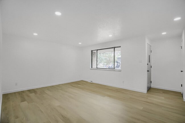 Building Photo - 375 Depew St