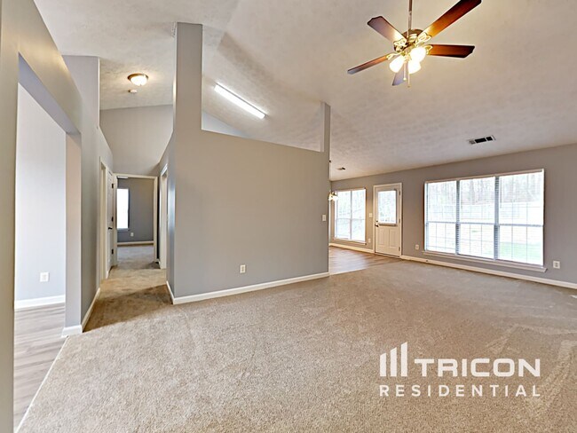 Foto del edificio - 1610 Westfield Ct NW