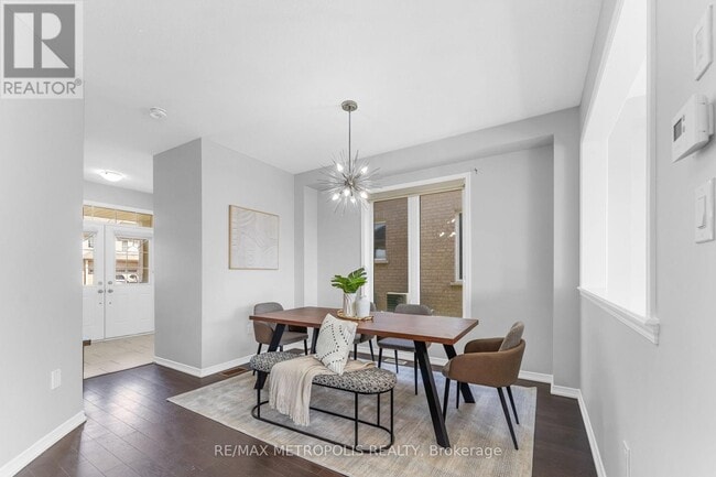 Building Photo - 83 Longboat Run W