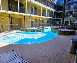 Building Photo - 921 Marine Dr