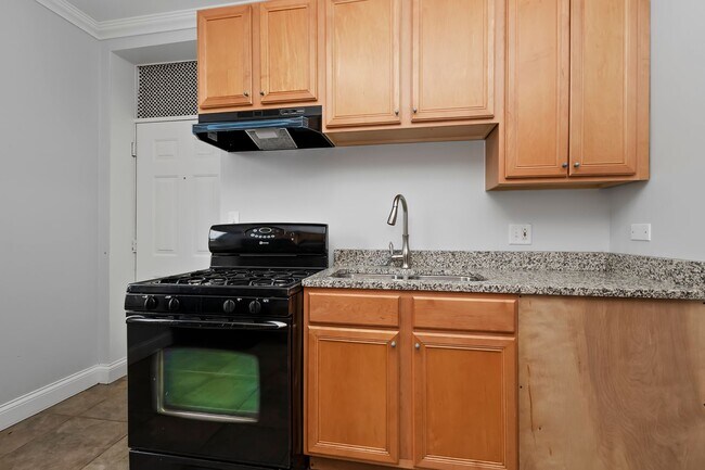 Foto del edificio - South Shore Unit Available Now