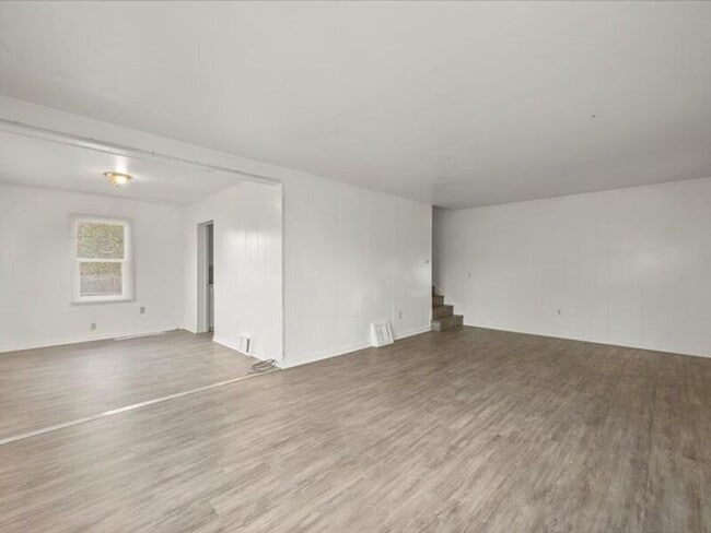 Building Photo - 710 Van Giesen