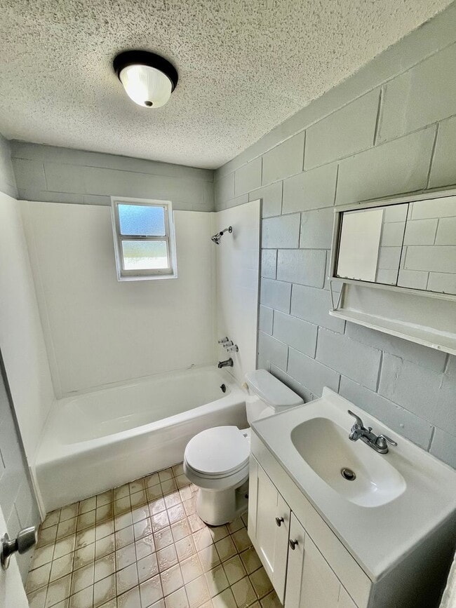 Building Photo - 516 Lowell St