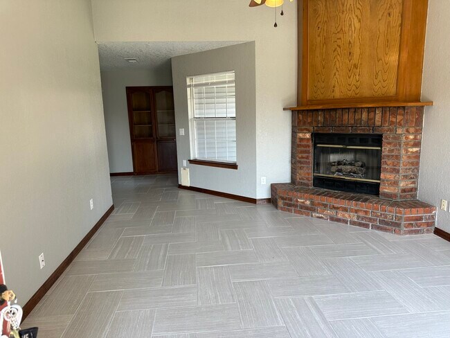 Foto del edificio - 2605 Briarcliff Dr