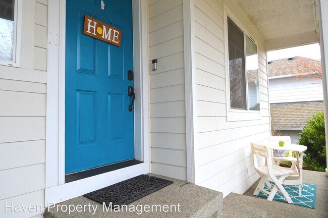 Building Photo - 4 br, 2.5 bath House - 3312 47th St NE