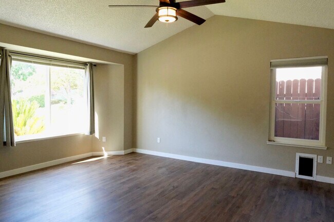 Building Photo - Centrally Located 4-Bedroom Home with Spac...