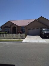 Building Photo - 1537 Greenwich Dr