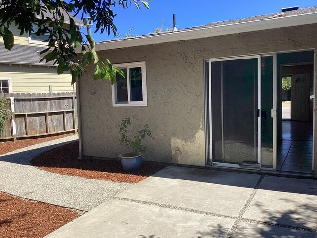 Building Photo - Westside property