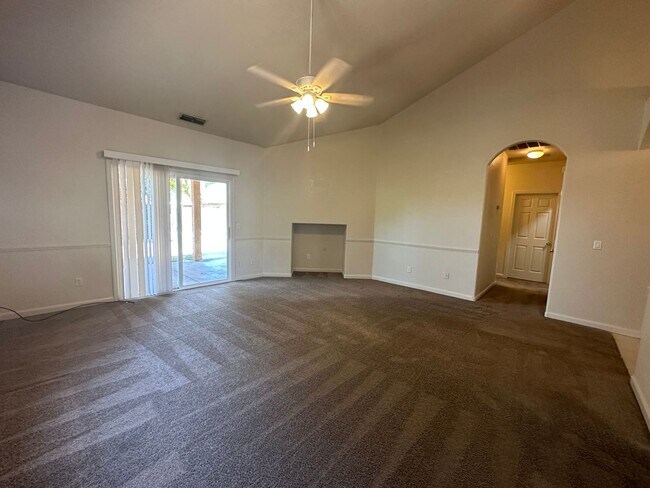 Foto del edificio - 3625 Incline Ct
