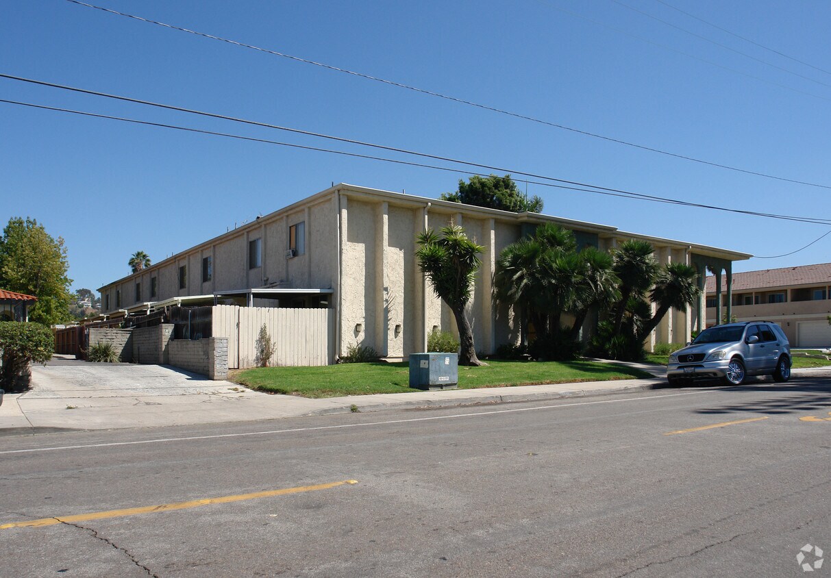 Building Photo - Helix Manor Townhomes