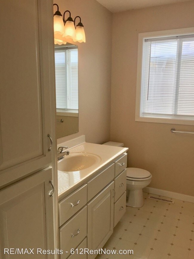 Building Photo - 4 br, 2 bath House - 1014 13th Avenue S