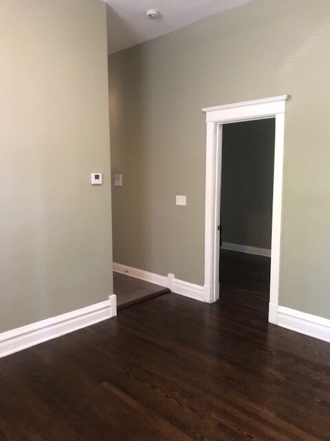 Foto del edificio - 2352 N Drake Ave