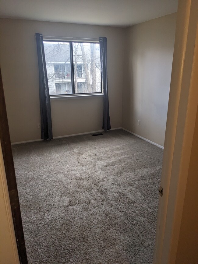 50202 N Horst Ct, New Baltimore, MI 48047 Townhome Rentals in New