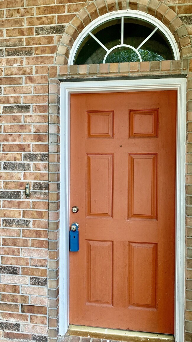 Foto del edificio - 18034 Platinum Springs Dr