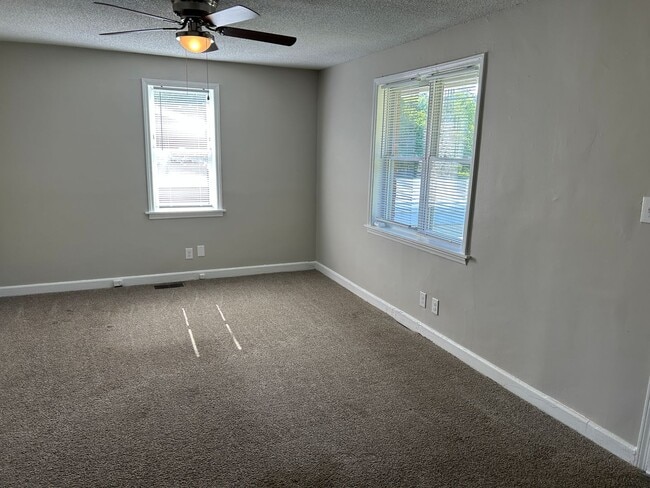 Foto del edificio - 1659 23rd St NE