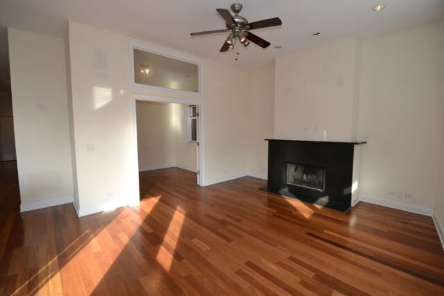Foto del edificio - 1354 W Augusta Blvd