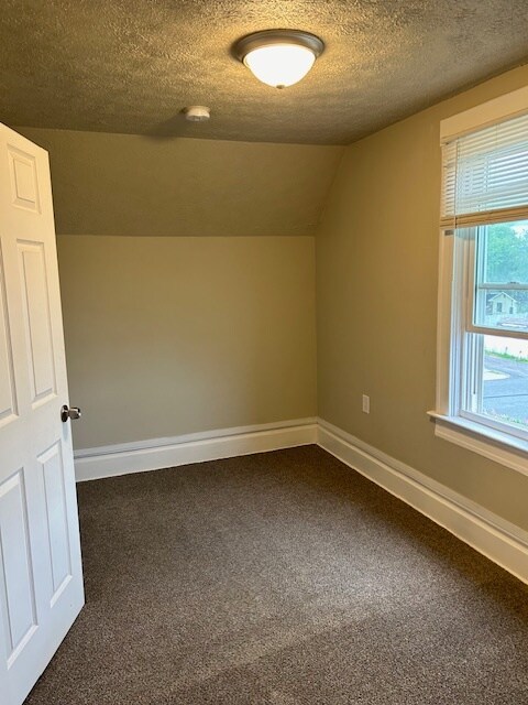 Foto del edificio - 950 E Indiana Ave