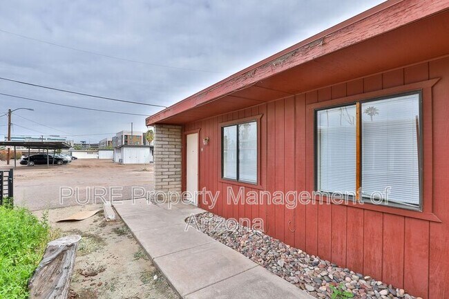 Foto del edificio - 810 W 2nd St