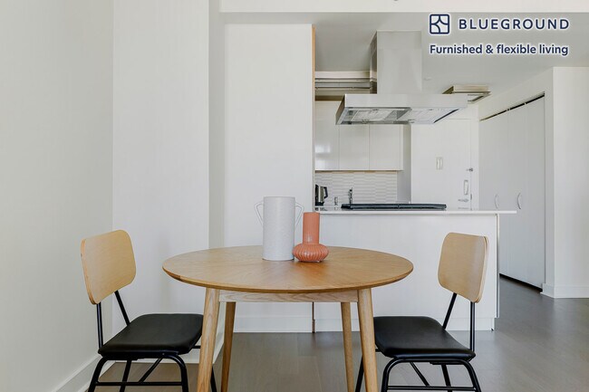 Foto del edificio - 450 W 42nd St