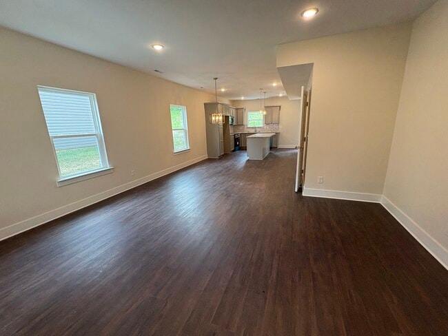Building Photo - 4691 Heiskell Dr