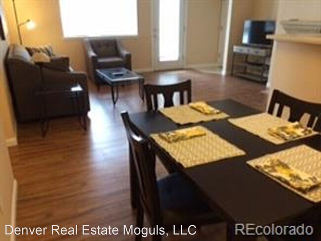 Foto del edificio - 3 br, 2 bath House - 10301 W. Girton Drive...