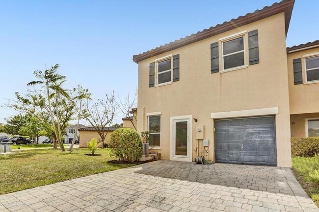 Building Photo - 9081 SW 169th Ct