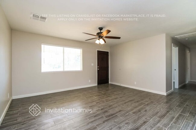 Building Photo - 1562 W Carol Ave