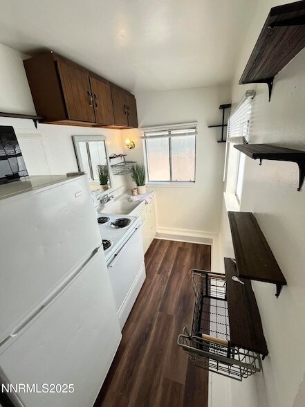 Foto del edificio - 1224 E Street Unit B