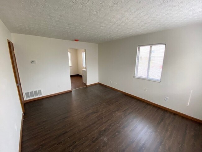 Building Photo - 2733 Beulah Rd