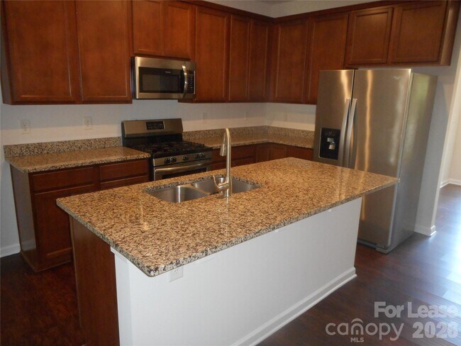 Foto del edificio - 5522 Harris Cove Dr