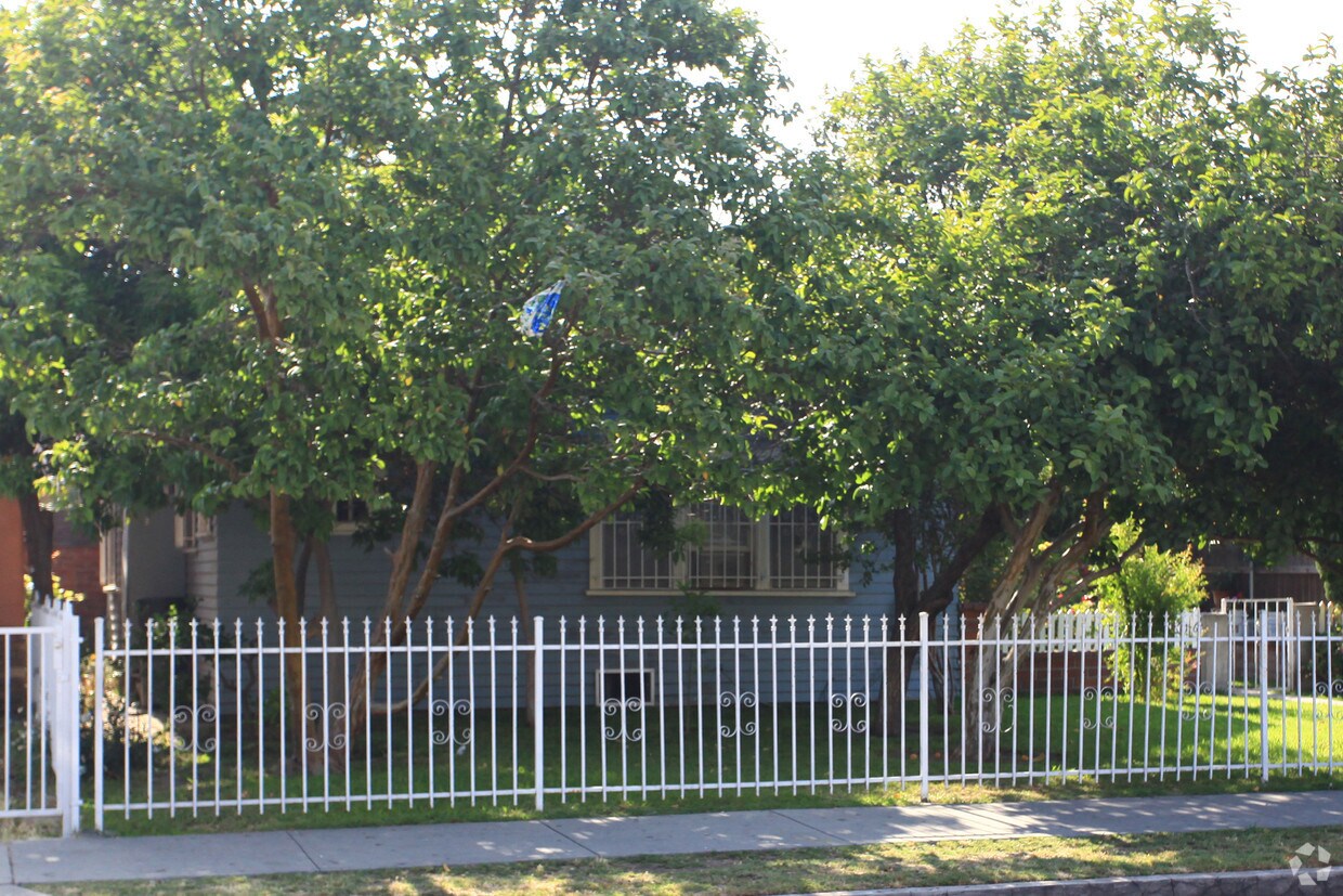 Building Photo - 6316 Seville Ave
