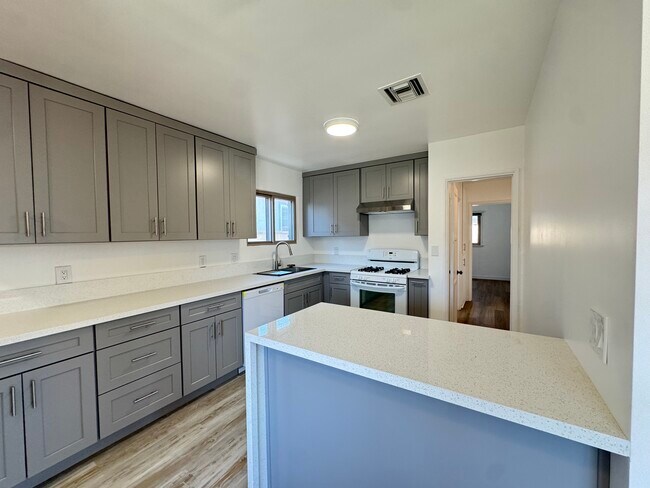 Building Photo - 10817 Cantara St