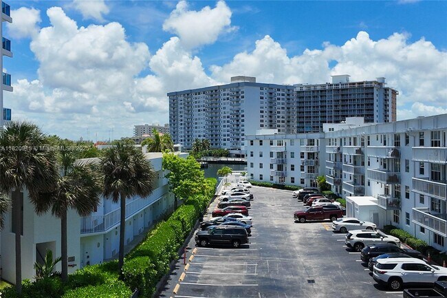 Foto del edificio - 1913 S Ocean Dr