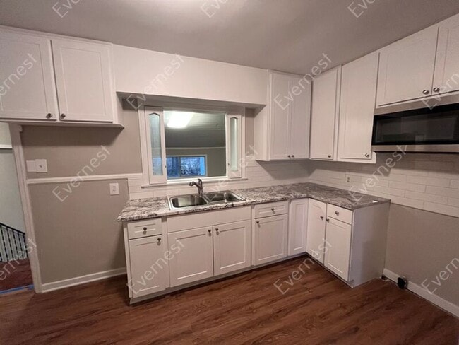 Building Photo - 4551 Manila Dr