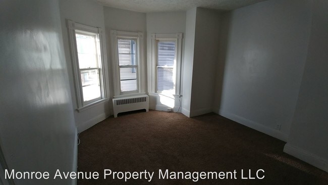 Building Photo - 954 Monroe Ave